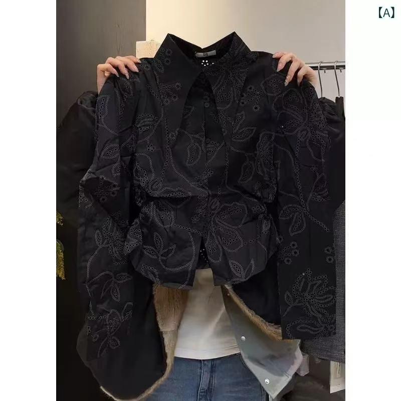 重工の 感の ある 復古は 緑の シャツを 着て います。