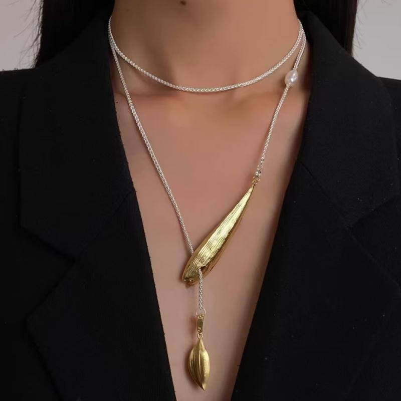 ネックレス 女性用 秋冬 軽量 珍珠 葉 豆? ペンダント チェーン 毛衣 アクセサリー トップス 合わせ かわいい シンプル デザイン コスチュームジュエリー 銀色 アクセント 日常使い コーディネート