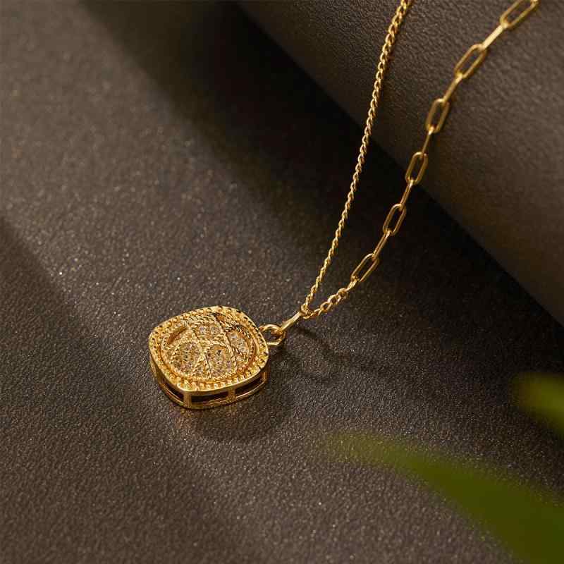 ネックレス 女性用 純銀 ファッション クラシック スクエア キューブ チェーン 高級感 アクセサリー 華やか フラワー モチーフ 細工 キラキラ 輝き シルバー ジュエリー 普段使い 通勤 デイリー 軽量 シンプル デザイン スタイリッシュ アクセント