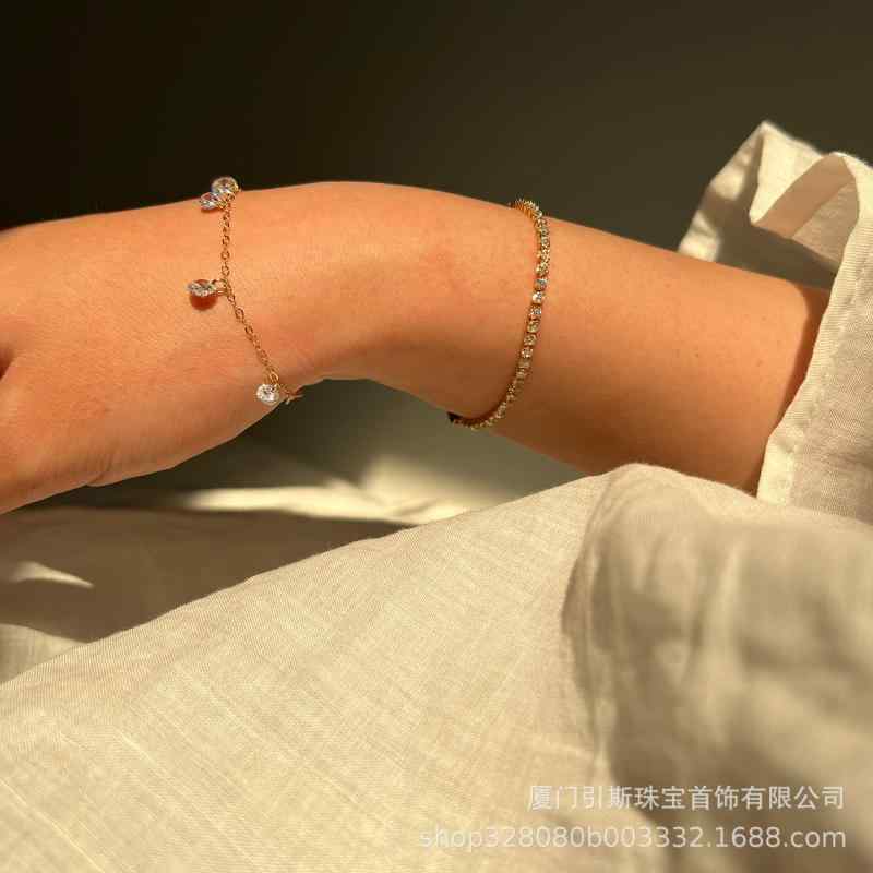 ブレスレット 女性用 夏 気質 レイヤード ジルコニア 輝き 接触冷感 ハイクラス ファッション 仙女 14Kゴールド バックル 軽量 伸縮性 ピンク系 アイボリー 普段使い アクセサリー
