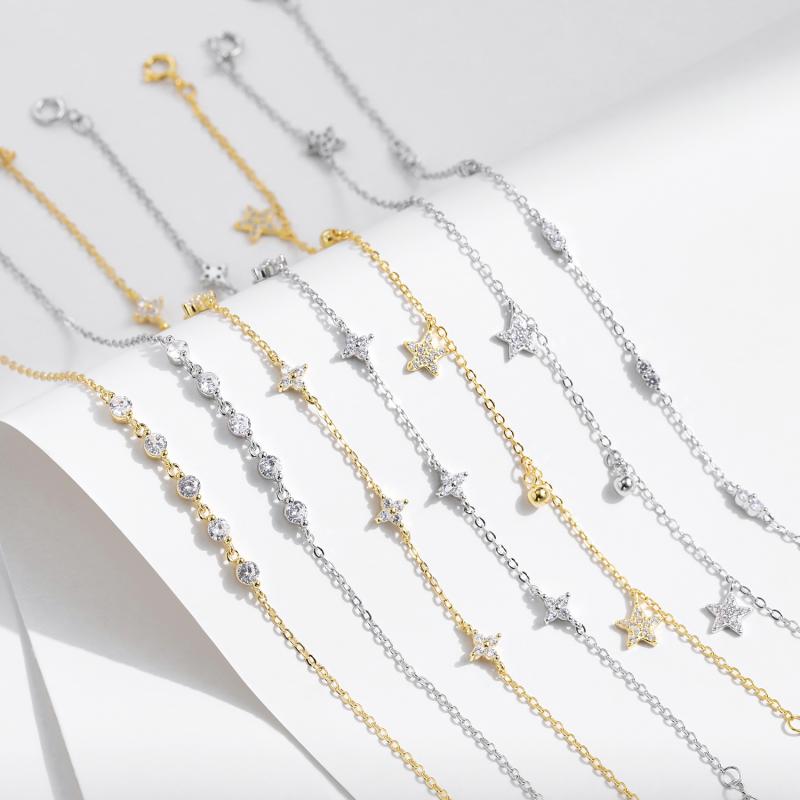 レディース 手首アクセサリー シルバー925 スタースター 四葉のクローバー ペンダント ブレスレット かわいい 甘め 華奢 デザイン 光沢 ラインストーン 装飾 女性用 普段使い 軽量 細身 シルバー アクセサリー チェーン シンプル ジュエリー ラブ