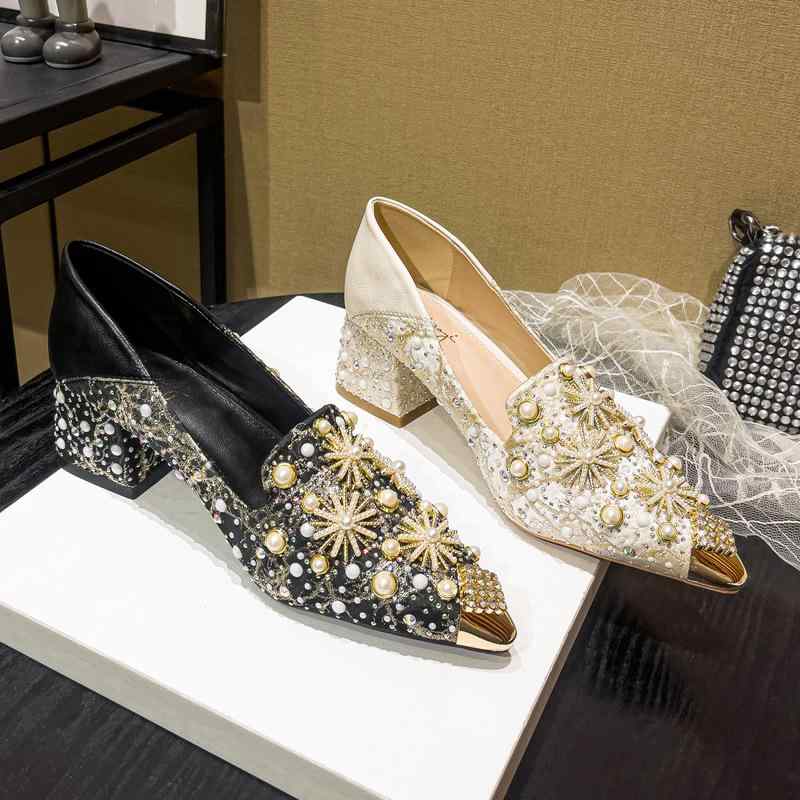 レディース ポインテッドトゥ 厚底パンプス 水晶装飾 ヒールシューズ 女性用 気品 シンプル 普段使い 通勤 通年 軽量 快適 ブラック ベージュ ピンク ブラウン シルバー ゴールド 合成素材 伸縮性 低反発クッション 歩きやすい 足入れ良い 足幅調整
