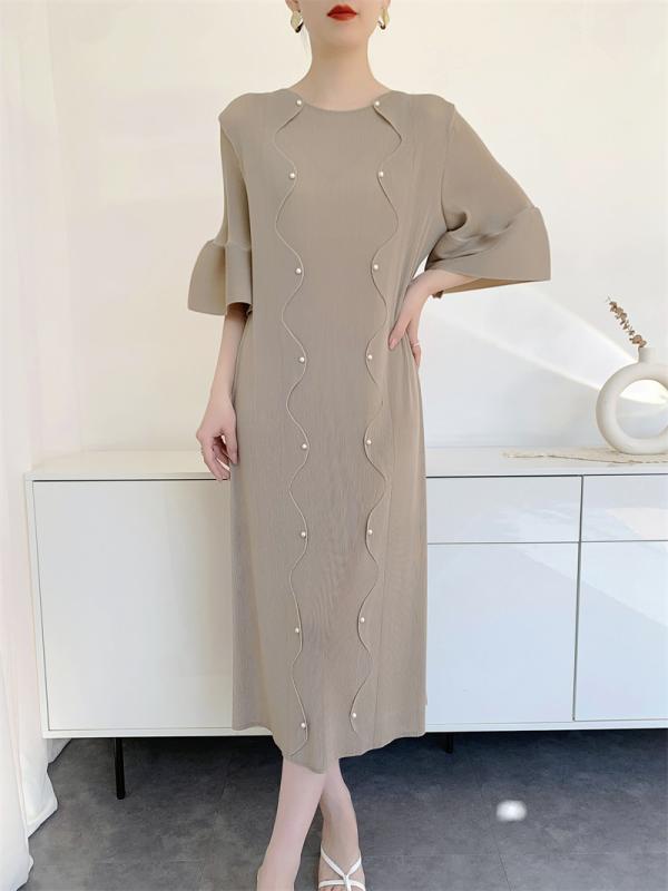 ワンピース レディース 春夏 膝丈 半袖 マキシ丈 プリーツワンピース プリーツ加工 ドレープ ミモレ丈 クルーネック 丸首 フレンチスリーブ きれいめ 上品 快適 ゆったり 大きいサイズ 細見え 着痩せ 体型カバー 体型隠し 大人カジュアル お|リバーパディ