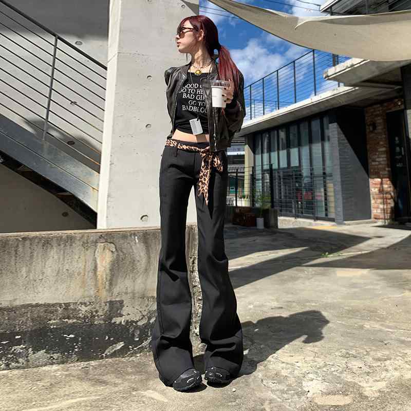 パンツ レディース 春夏 ブラック 復古 低腰 ベルボトム 西装パンツ スリムフィット スリミング 百搭 ドレープ 感 カジュアル マイクロフレア マイクロベル ストレッチ 軽量 通勤 普段使い デイリー 洗練 シルエット 細身 脚長効果