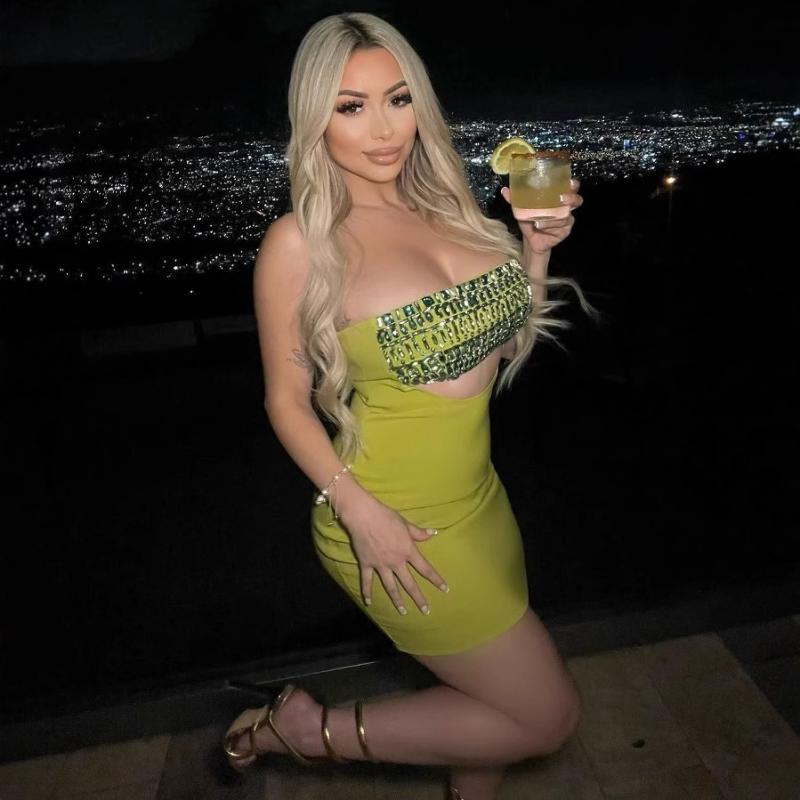 ワンピース レディース 法式 気質 装飾 セクシー ストラップレス ボディス ホリュー ミディ ドレス 切り替え デザイン 伸縮性 素材 ハイウエスト シルエット ブラック ピンク系 春夏 秋冬 通勤用 普段使い 軽量 吸湿速乾 高級感 か