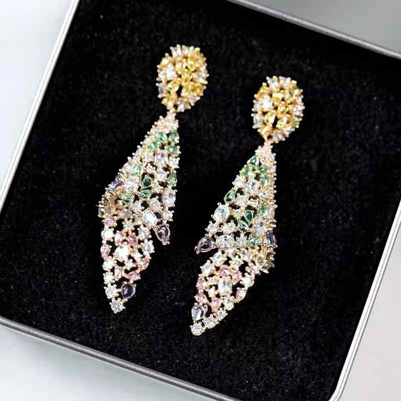イヤリング シルク スカーフ デザイン 水滴 形状 ハンドメイド ジルコニア 装飾 ファッション アクセサリー 韓国 スタイル ドロップ タイプ 女性用 軽量 シンプル 普段使い シルバー トーン 春夏 コーディネート