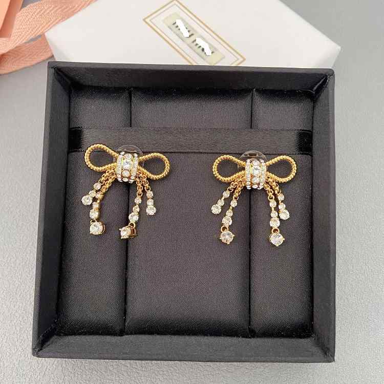イヤリング 女性用 星モチーフ 蝶結び リボン タッセル クリスタル 少女 かわいい 韓国 シンプル 華奢 軽量 春夏 アクセサリー ファッション ジュエリー ピンク系 シルバー ゴールド 日常使い
