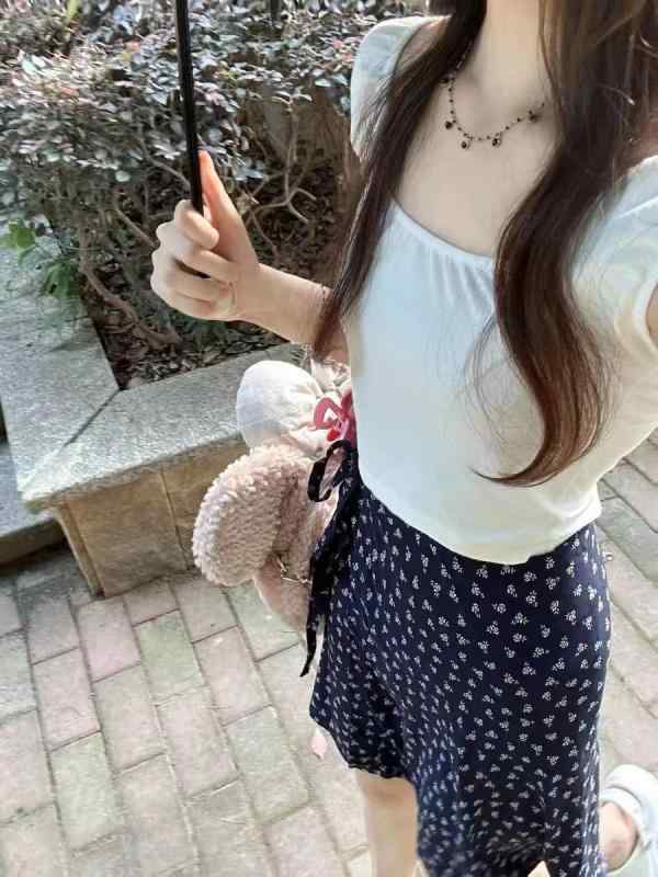 スカート 女性用 ミッドナイトブルー ローズ フラワープリント ワンピース ストラップ 半身スカート 高腰 Aライン 短め 百搭 軽量 コットン混 フレア シルエット 膝丈 カジュアル 普段使い 春夏
