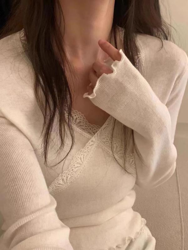 トップス 女性用 秋冬 白色 Vネック レース インナー 高級感 修身 細羊毛 ニット セーター 切り替え クロスデザイン 接触冷感 軽量 伸縮性 吸湿速乾 普段使い 通勤用 カジュアルスタイル
