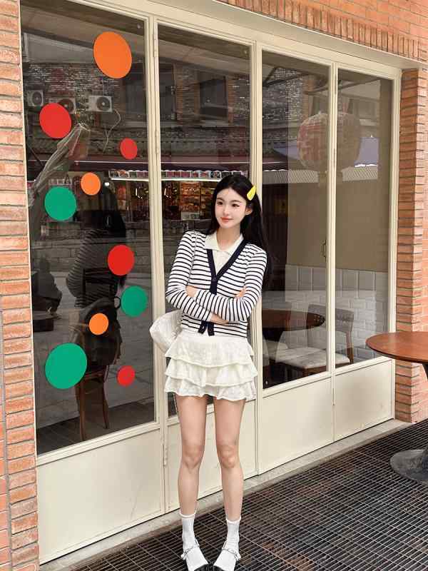 ニット トップス レース 短め スカート ポロ シャツ セット 女性用 柔らかい 羊毛 素材 軽量 透け感 花柄 デザイン 優しい フェミニン スタイル 春夏 コーデ