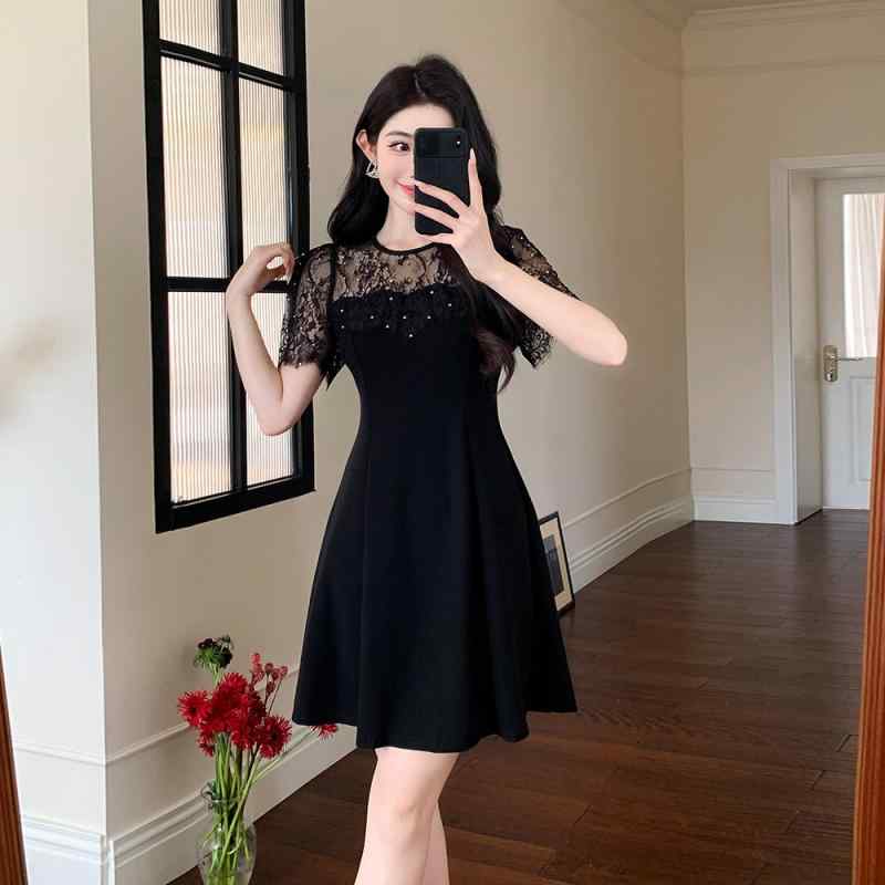 ワンピース 女性用 セクシー レース プリーツ ウエスト切り替え フレンチスタイル クラシック ブラック ドレス 軽量 伸縮性 膝丈 膝上丈 通勤用 普段使い 秋冬 コットン混 ポリエステル シンプル フェミニン スリムフィット
