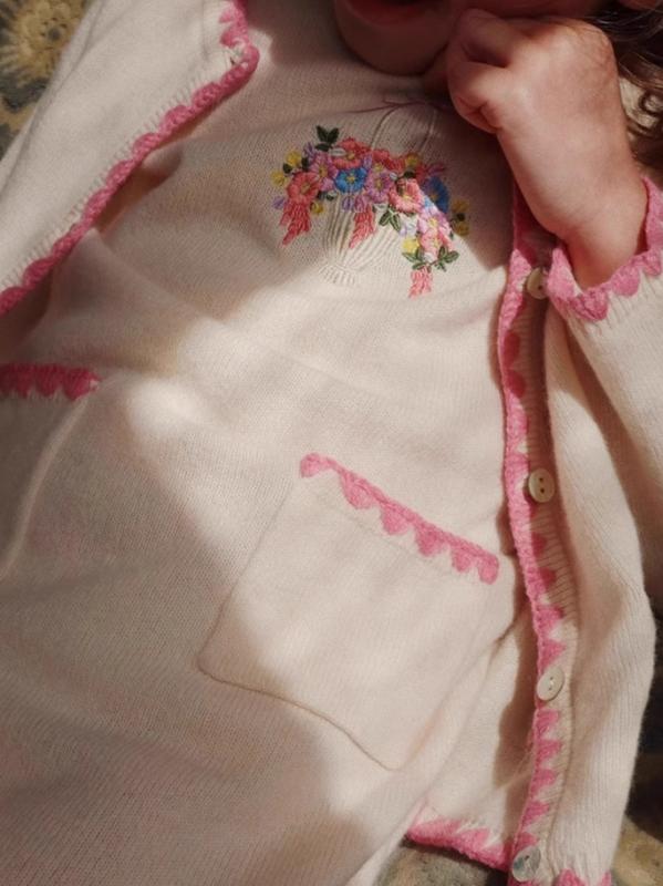 女児 ニット セット 春夏 春季 刺繍 花柄 女の子 コート ベスト スカート かわいい ファッション 気質 柔らかい 綿素材 軽量 伸縮性 日常使い カジュアル トップス ボトムス