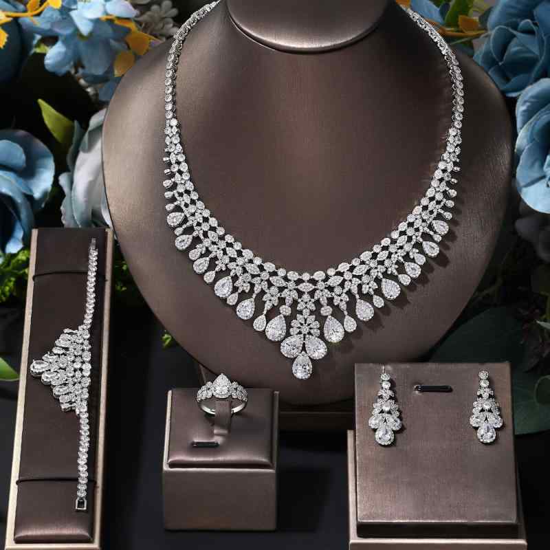 ウェディング アクセサリーセット 花嫁用 結婚式 礼服 装飾 ジルコニア ネックレス イヤリング 指輪 ブレスレット 首飾り セット 華やか 輝き シンプル デザイン