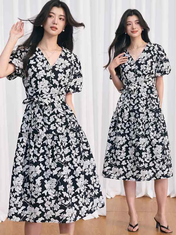 衣装 成人女性用 夏 春夏 フレンチ たまり場 綿織物 筋目 刷り上げる 黒いこと 白いこと 対照 綿織物 しわ製作 花柄 ロング御召しもの 軽さ 通気性 吸湿速乾 ビッグ影ぼうし ハイネック 太陽面爆発スコート 普段使い走り 旅する用 生まれ変わり衣料繊維 接