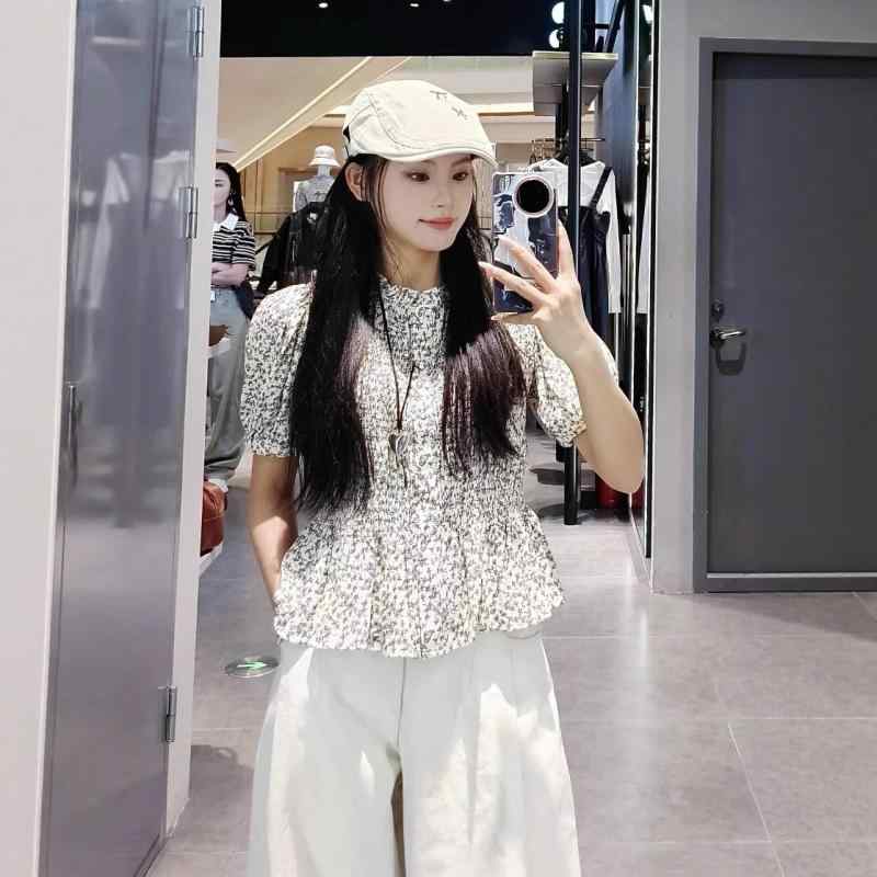 レディース プルオーバー トップス 春夏 生新しい御花柄 フラウンス 酉の方角シェイプ 軽さ 綿織物 混紡 女子らしい ひな型 トップ 花柄 袖フラウンス 酉の方角はたご屋 表現スタイル 成人女性用 口さかしい 影ぼうし 日常使い走り 通い 合わせ分かりやすい