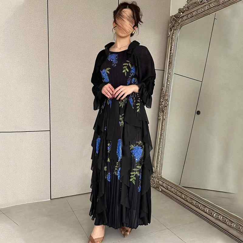 衣装 成人女性用 春夏 ロング御召しもの 筋目製作 ゆったり影ぼうし 馬鹿でかい大きさ フラウンス うつり変わり 系帯 軽さ 綿混 膝下丈 女子らしい 普段使い走り 通い もの柔らか原材料 第一義的
