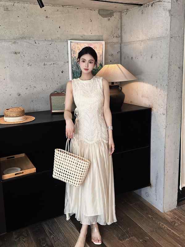 ワンピース レディース ノースリーブ 白 ホワイト Aライン ロング 膝丈 マキシ レース フリル 透け感 フェミニン 上品 大人 かわいい デート カジュアル 旅行 リゾート ドレス サマー 部屋着 普段使い 着痩せ｜リバーパディ
