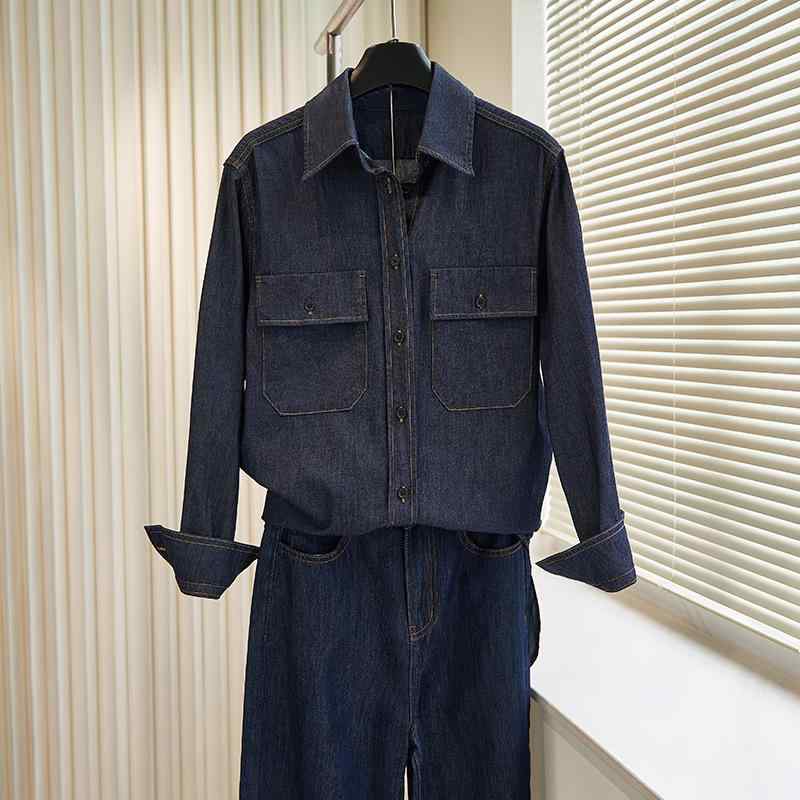レディース シャツ トップス 牛仔 デニム 秋冬 深紺 ダークブルー 復古 ビンテージ 直筒 ストレートシルエット 翻領 襟付き 中長丈 ミドルレングス 水洗い加工 ダブルポケット 切り替え 機能性 軽量 伸縮性 吸湿速乾 カジュアル 普段使い 通勤用 |リバーパディ