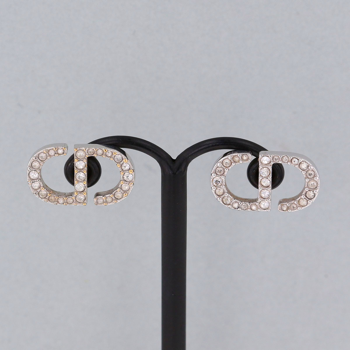 Dior ディオール Petit CD スタッド ピアス SILVER ピアス E1742PTCCY_D102 メタル シルバー レディース【中古】