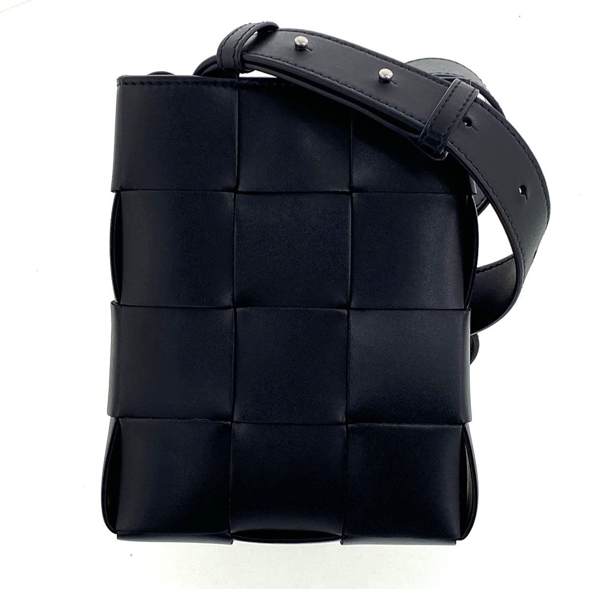 BOTTEGAVENETA ボッテガヴェネタ カセット ミニ クロスボディバッグ ショルダーバッグ 729298 レザー ブラック レディース【中古】｜PAWNSHOP　ＲｉＺ