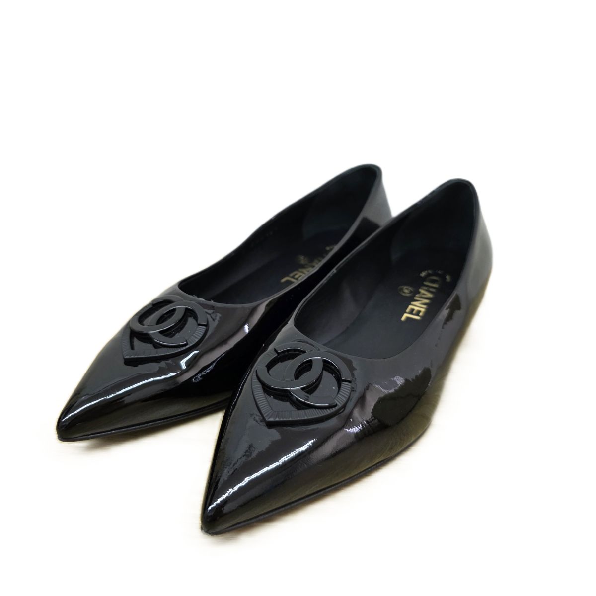 CHANEL シャネル ハート ココマーク フラットシューズ エナメル ポインテッドトゥ 37 23.5～24ｃｍ パンプス G46161 エナメル ブラック レディース【中古】｜PAWNSHOP　ＲｉＺ