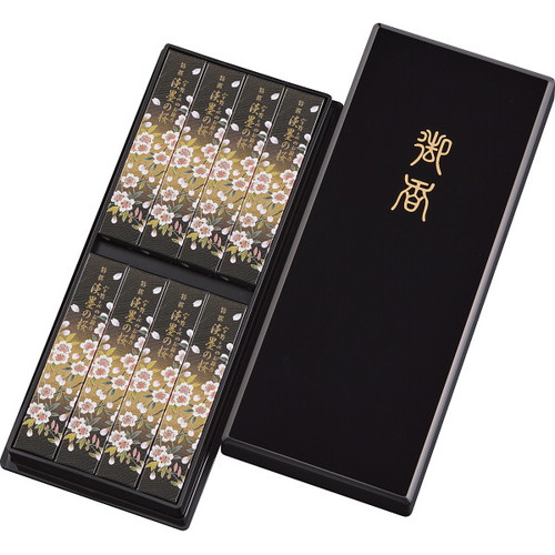 【送料無料・包装無料・のし無料】日本香堂 宇野千代のお線香 特撰淡墨の桜 サック8入(塗箱入) 37112(A3)
