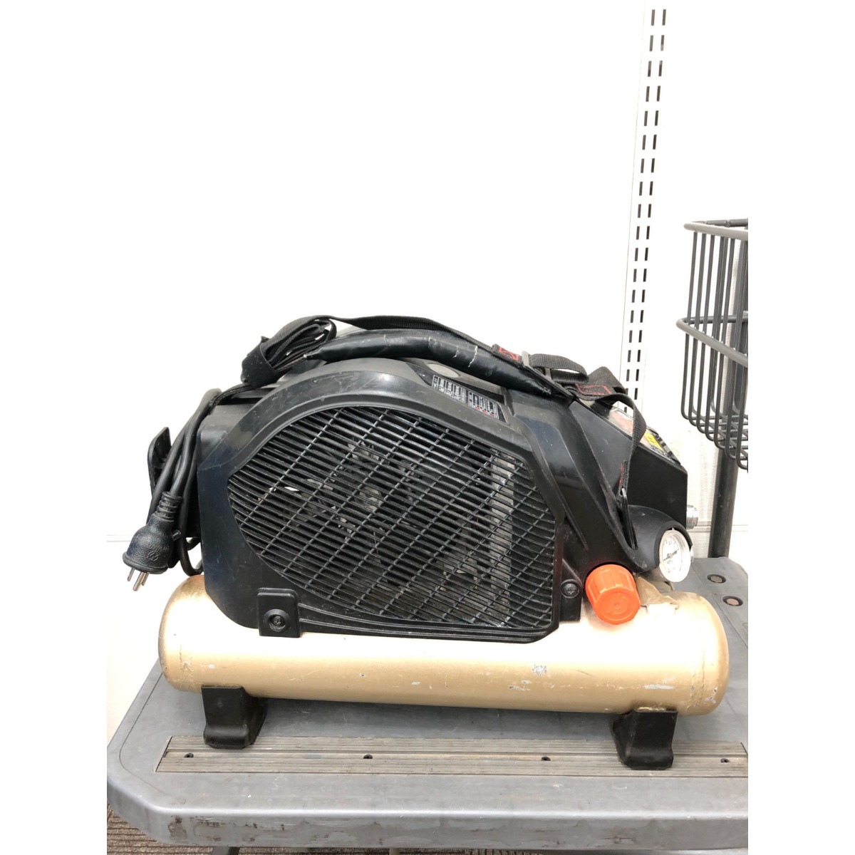 ▼▼【中古】MAX マックス スーパーエアコンプレッサ 常圧/高圧 大気圏物の具 大気圏物の具 吊りひも式 100V AK-HH1110E B序列付ける