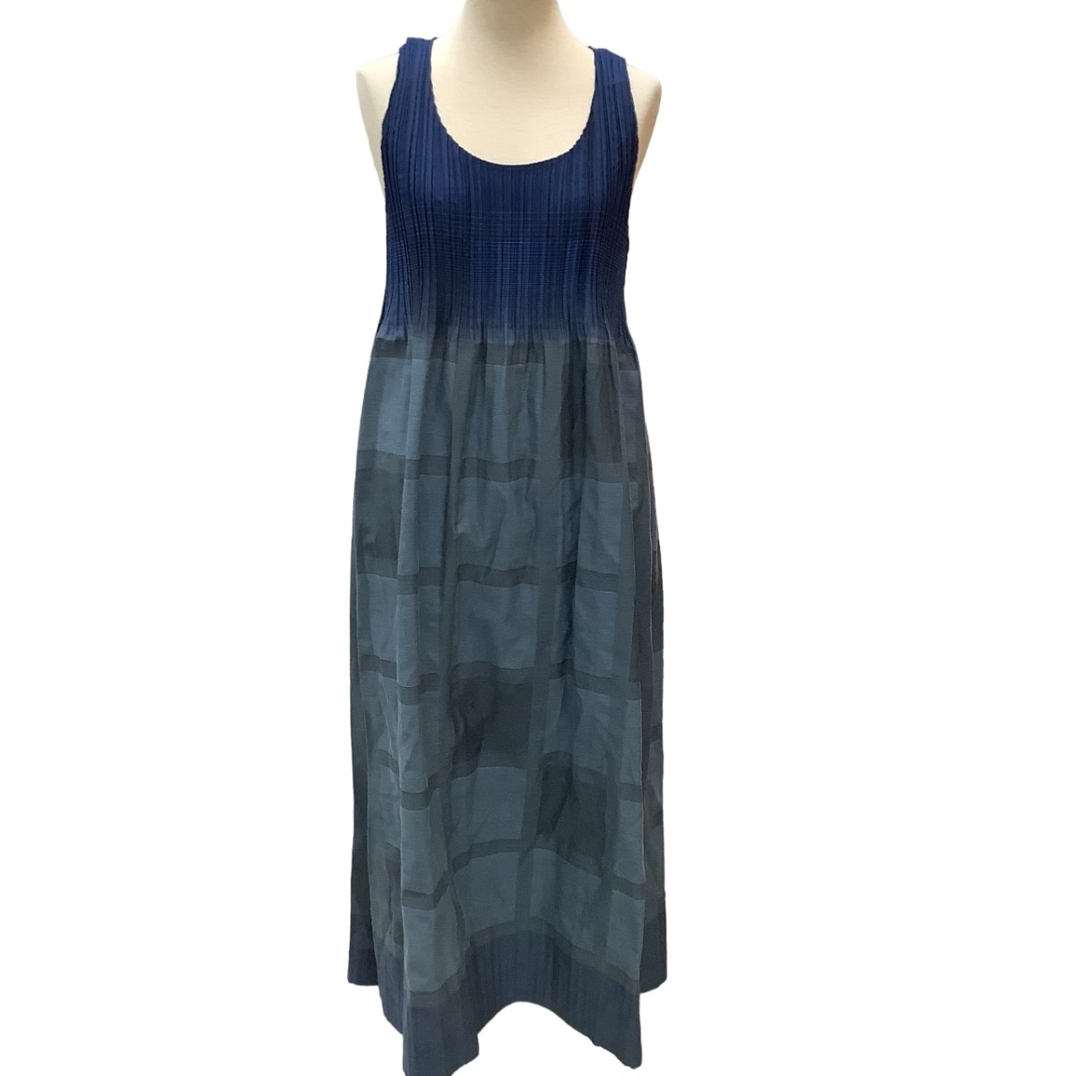 【中古】ISSEY MIYAKE FETE イッセイミヤケ プリーツ ワンピース チェック グラデーション IF74FH709 ブルー Bランク
