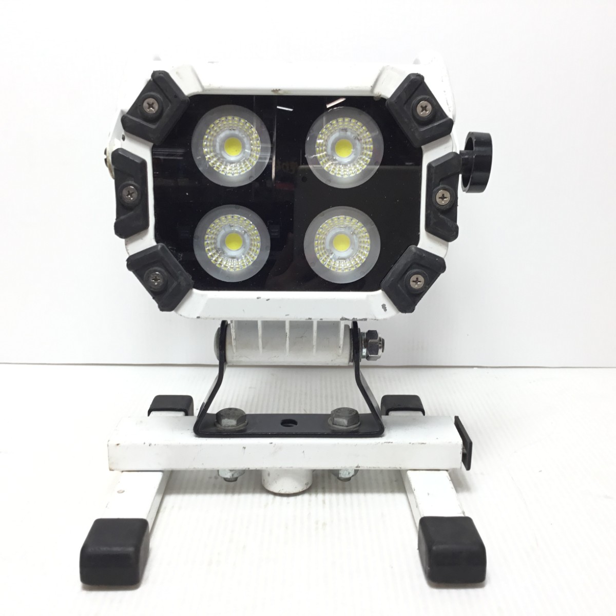 【中古】NICHIDO 写真用照明 コードレス式 マルチチェンジャー付 BAT-HRE40SMC-SP 白いこと C位置づける