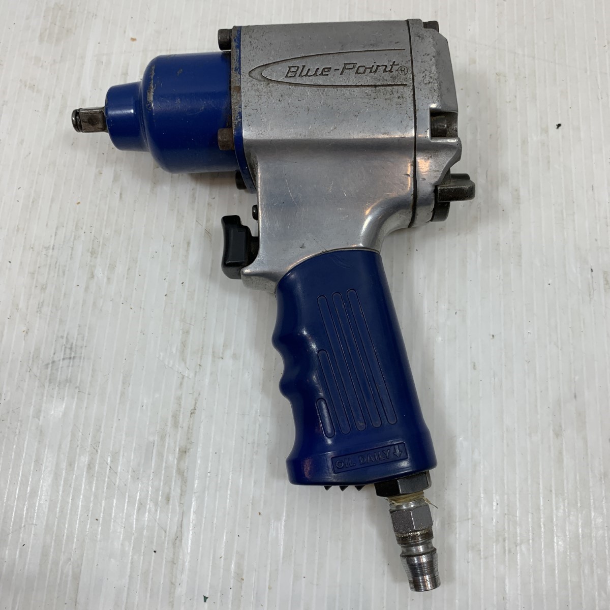 κκ【中古】Blue Point エア湖手道具 エアインパクトレンチ 常圧 03191130 AT355A ともし火薄墨色 B序列付ける