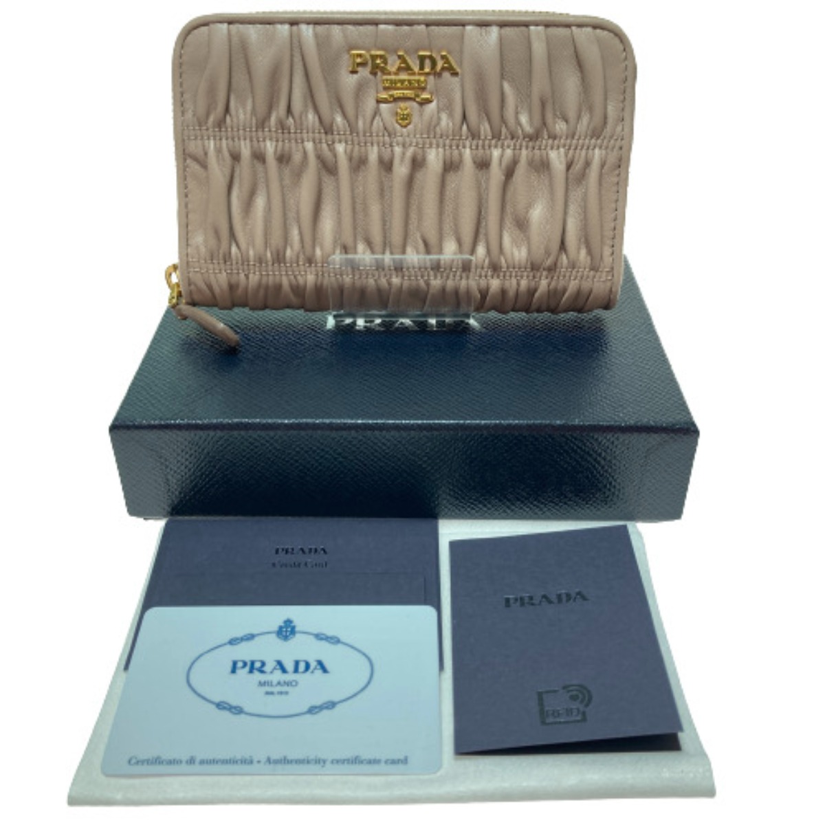 【中古】PRADA プラダ 中長紙入れ PORTAFOGLIO LAMPO 1ML157 ベージュ CIPRIA ラウンドジッパー B位置づける