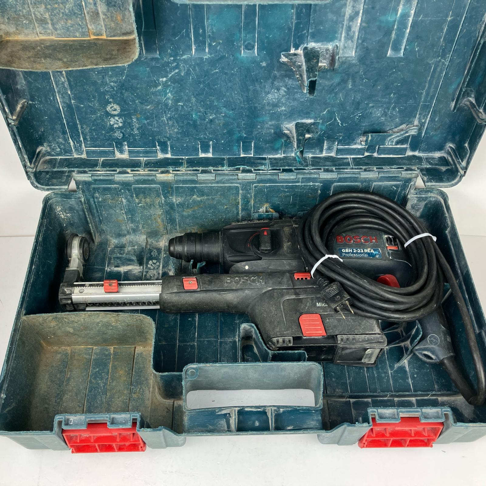 ЗЗ【中古】BOSCH ボッシュ 100v コード式ハンマドリル 集じんシステム・ケース付 GBH2-23REA ネイビー Cランク