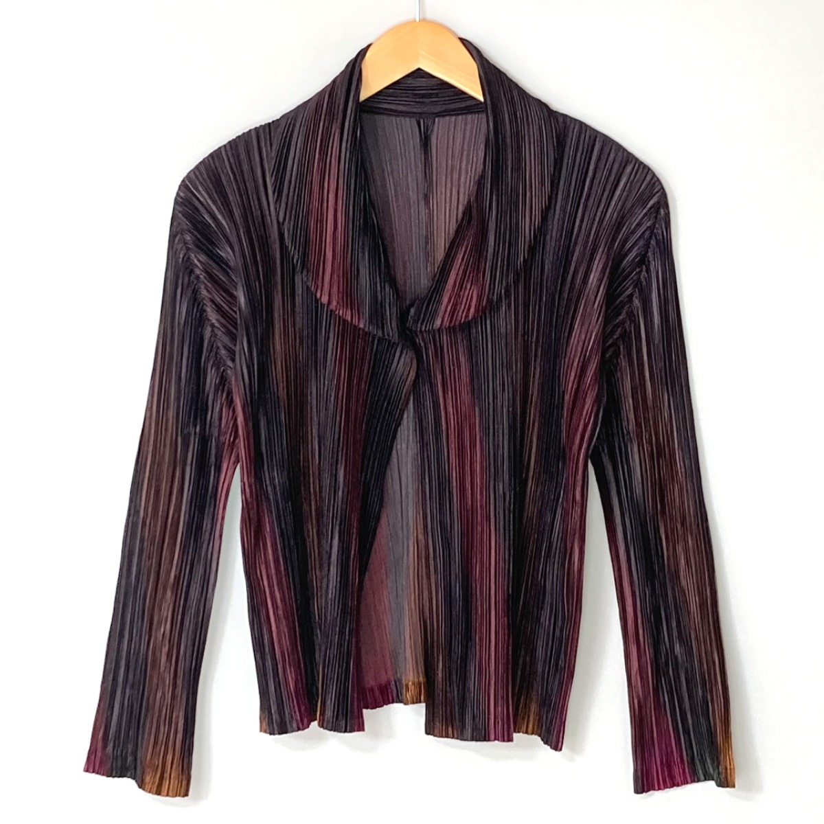 ☆☆【中古】ISSEY MIYAKE イッセイミヤケ PLEATS PLEASE プリーツカーディガン PP93-JD702 ブラック×ワインレッド サイズ 3 レディース Bランク