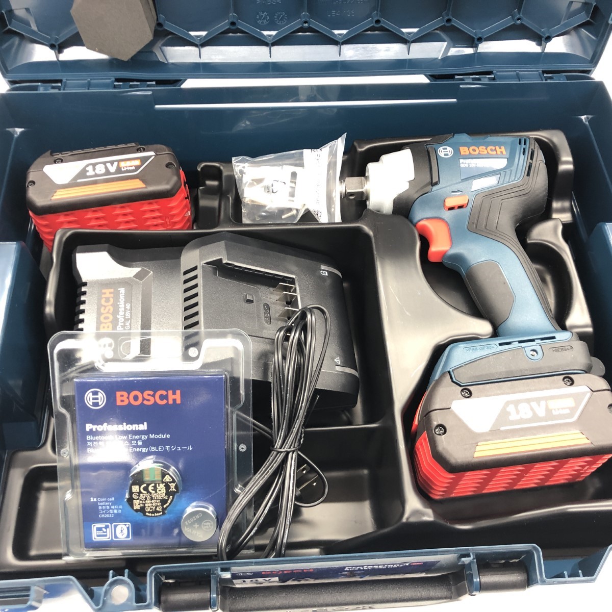 【エントリーポイント10倍｜7/19 20:00-7/26 1:59】【送料無料】【中古】BOSCH ボッシュ インパクトレンチ 未使用品(S) 充電器・充電池2個・ケース付 18v 5.0Ah DC18V 5.0Ah 最大締付トルク330N・m GDS18V-330HC Sランク｜リサイクルビッグバン店