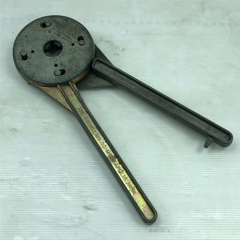 ◇◇【中古】 手道具かかわり合い設備 かしめ器 薄墨色 C序列付ける