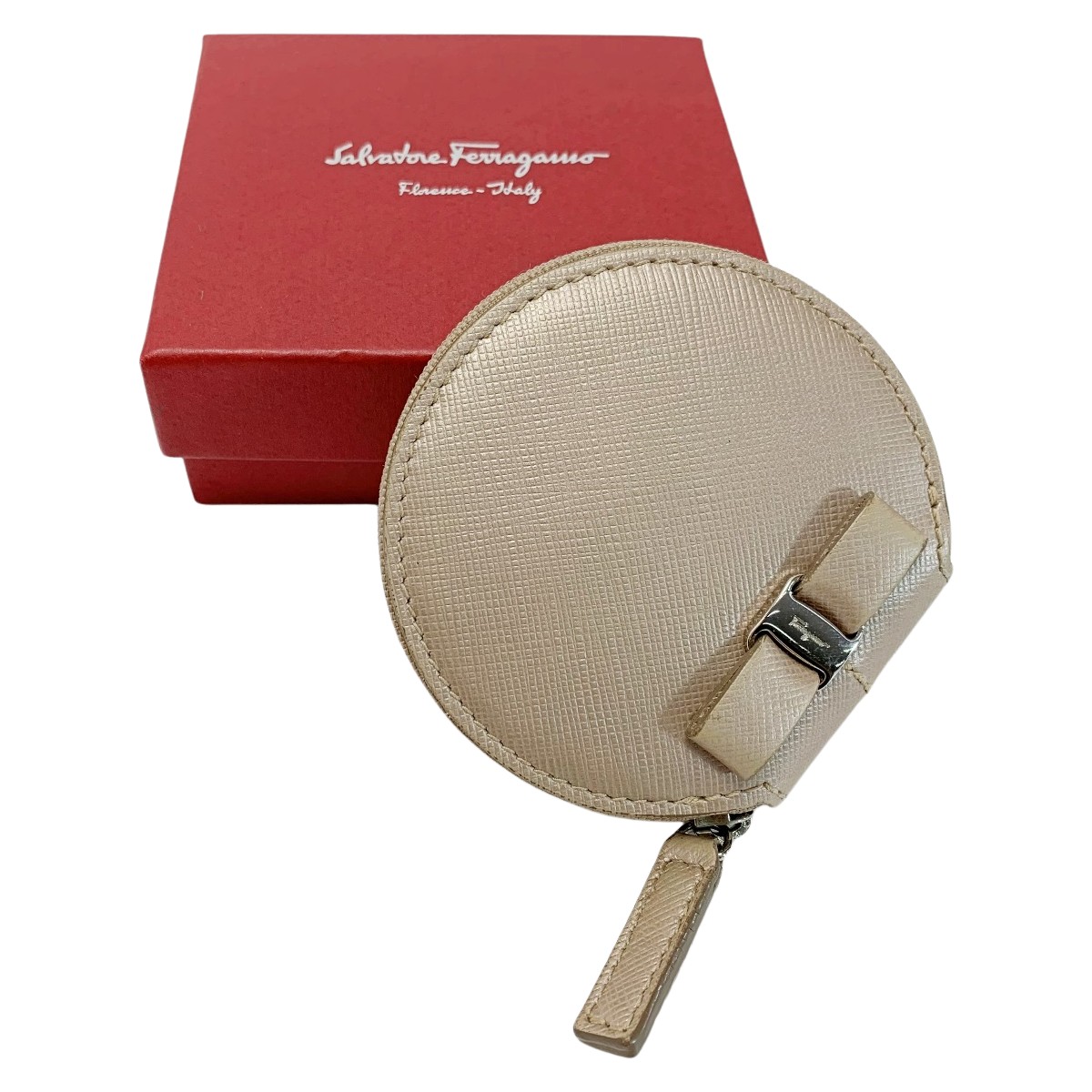 ☆☆【中古】Salvatore Ferragamo サルヴァトーレフェラガモ KB-22 B004 シャンパンゴールド 財布 コインケース 箱有 Cランク