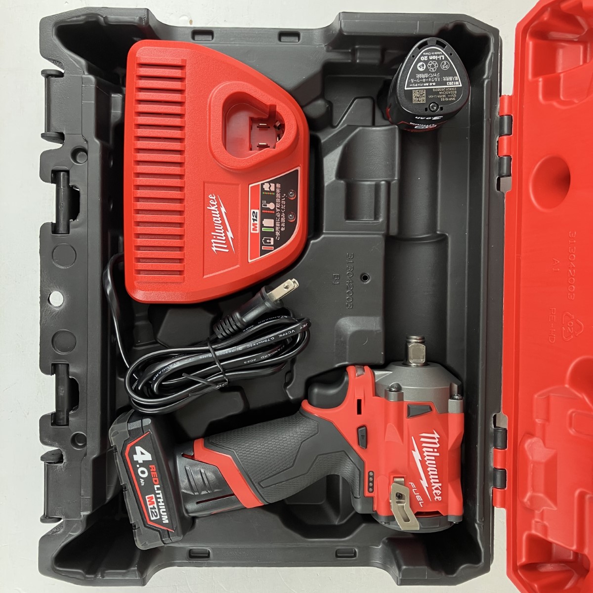 ЗЗ【中古】Milwaukee 12v 充電式インパクトレンチ バッテリーx2 充電器 ケース付 M12 FIWF12-0C JP レッド Aランク