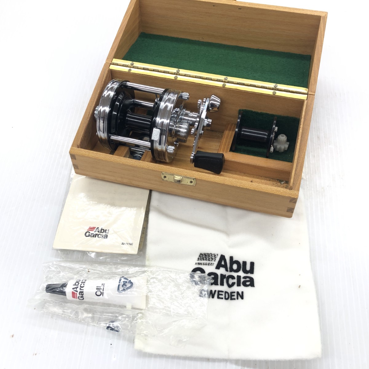 σσ【中古】ABU ベイトリール アンバサダー5000C 75周年記念モデル 美品 程度A 235/1500 0500005 Aランク|リサイクルビッグバン店
