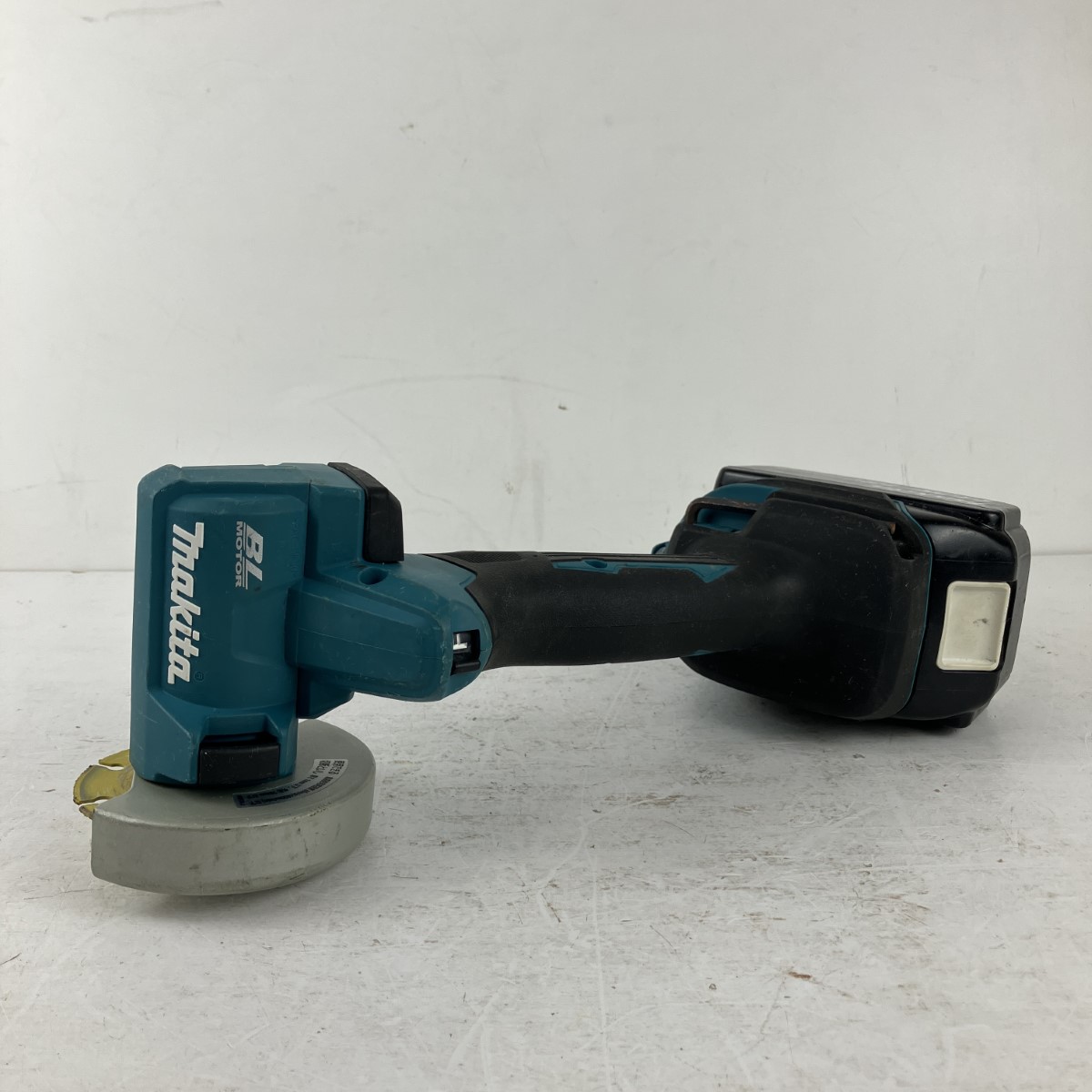 ЗЗ【中古】MAKITA マキタ 18v 76mm 充電式コンパクトカッタ バッテリーx1付 ※充電器無し MC300D ブルー Cランク 19,789円