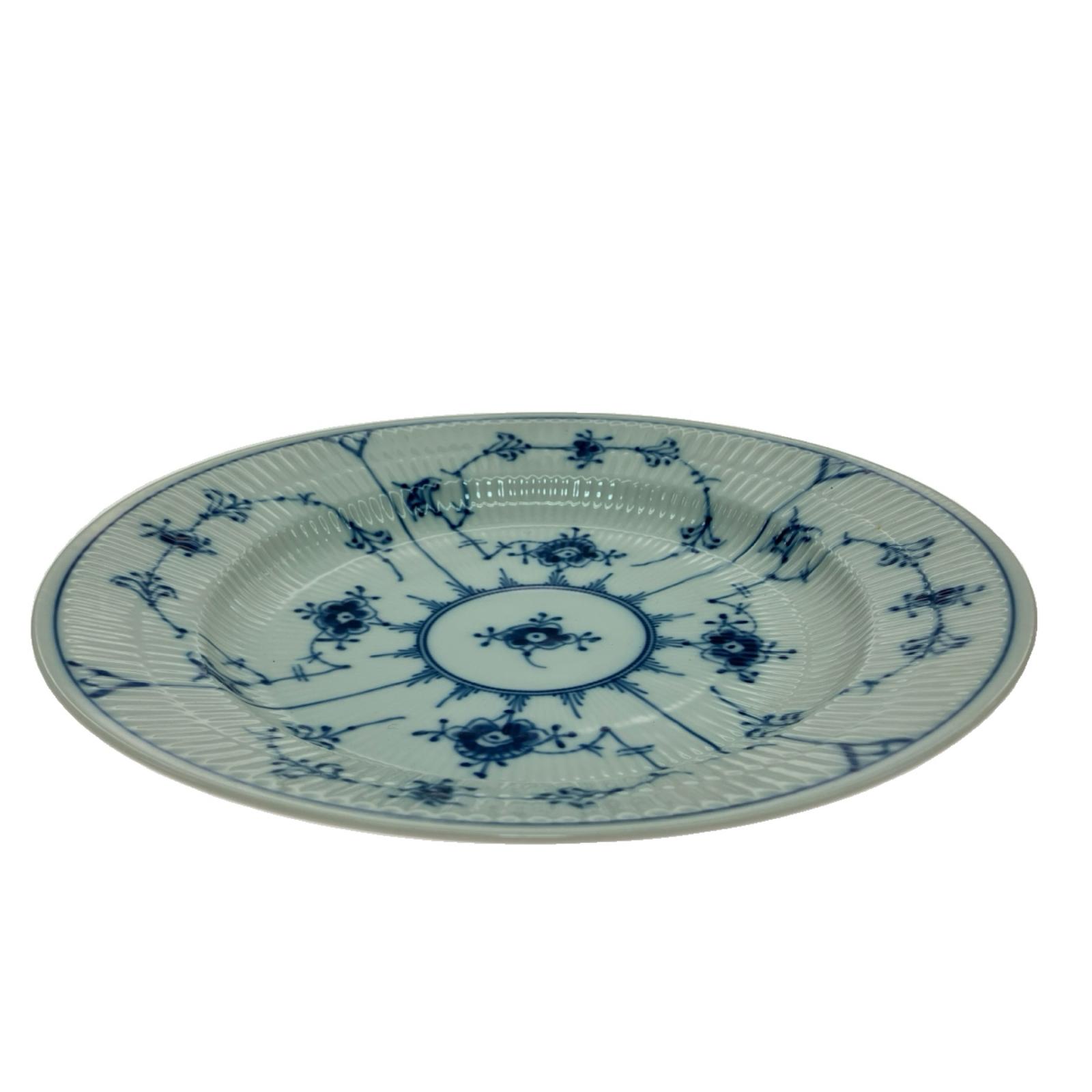 【中古】ROYAL COPENHAGEN ロイヤル・コペンハーゲン ブルーフルーテッド 一皿 1P B価値づける