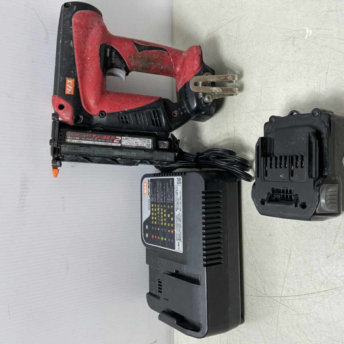 ΦΦ【中古】MAX マックス ピンネイラ　 14.4v TJ-35P2 レッド Cランク