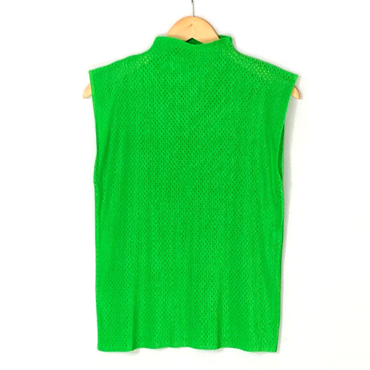 【中古】ISSEY MIYAKE イッセイミヤケ PLEATS PLEASE ノースリーブカットソー PP21-FK323 緑であること 大きさ 3 レディース B価値づける