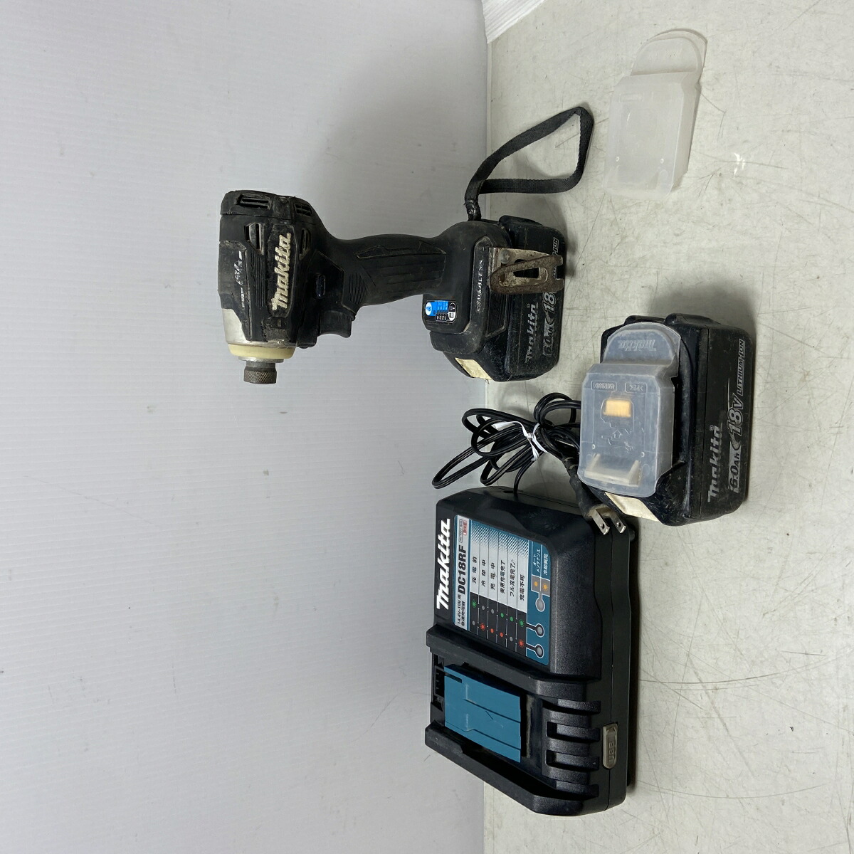 ΦΦ【中古】MAKITA マキタ インパクトドライバ 18v 6.0Ah TD172D ブラック Cランク