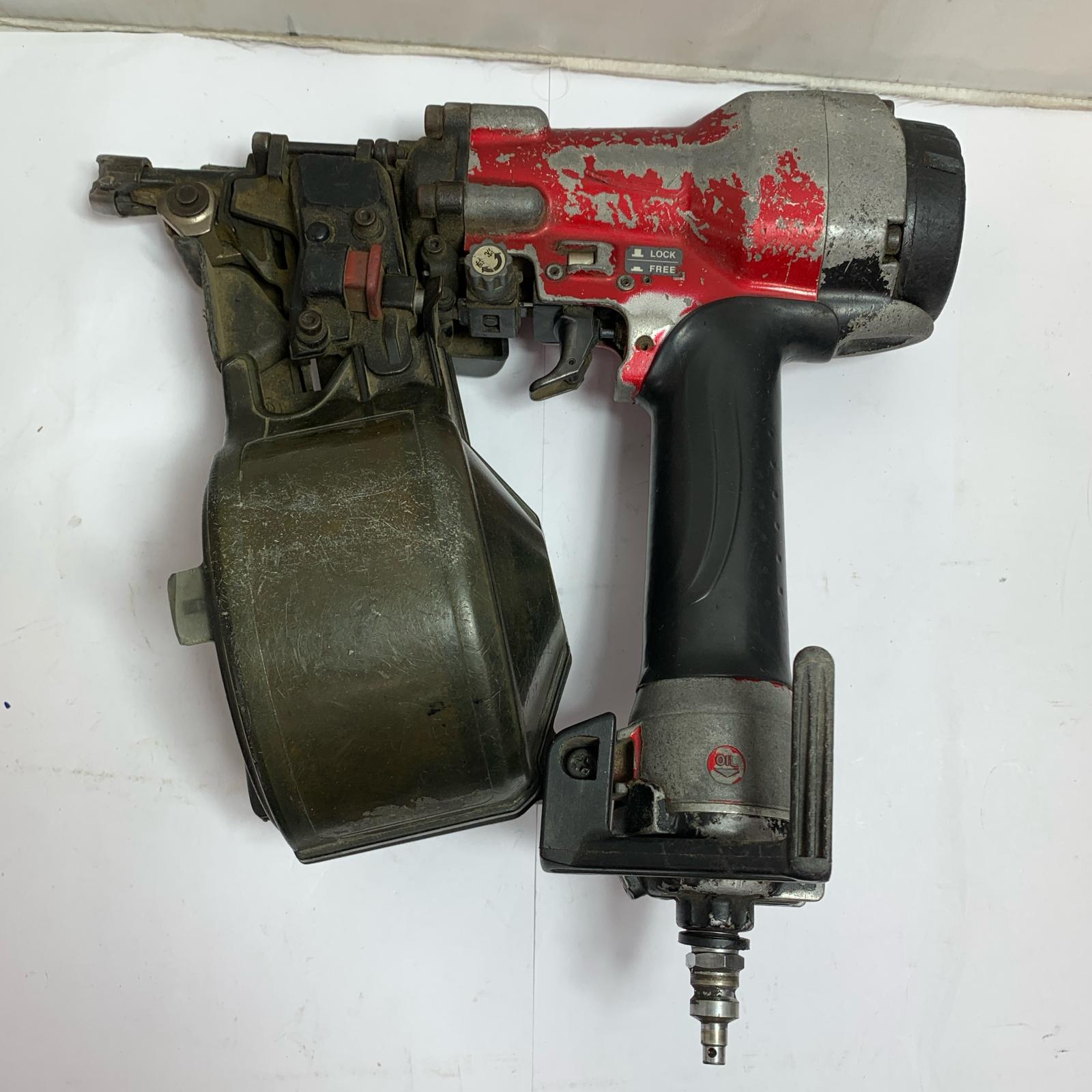 ♭♭【中古】MAKITA マキタ 高圧釘打機 型番曖昧模糊たる 赤いこと C序列付ける