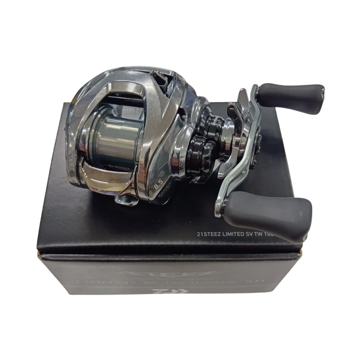 【エントリーポイント10倍｜7/19 20:00-7/26 1:59】【送料無料】【中古】DAIWA ダイワ 00630209 釣り用品 リール ベイトリール スティーズリミテッド SV TW 1000S-XH 程度A 箱付 Bランク｜リサイクルビッグバン店