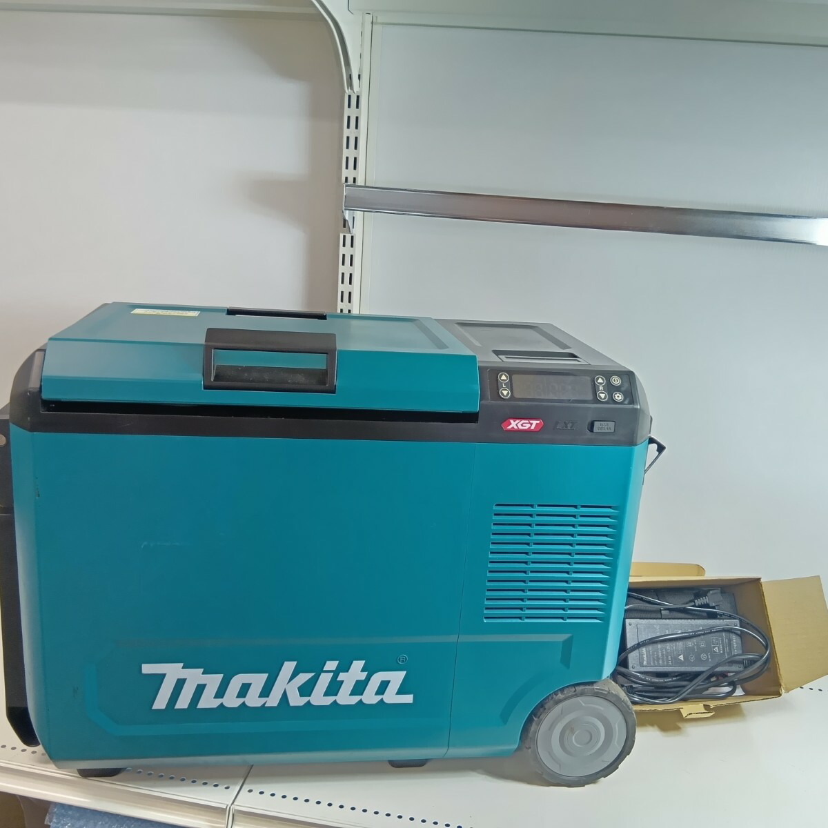 楽天市場】ΘΘ【中古】MAKITA マキタ 充電式保冷温庫 40v 本体のみ