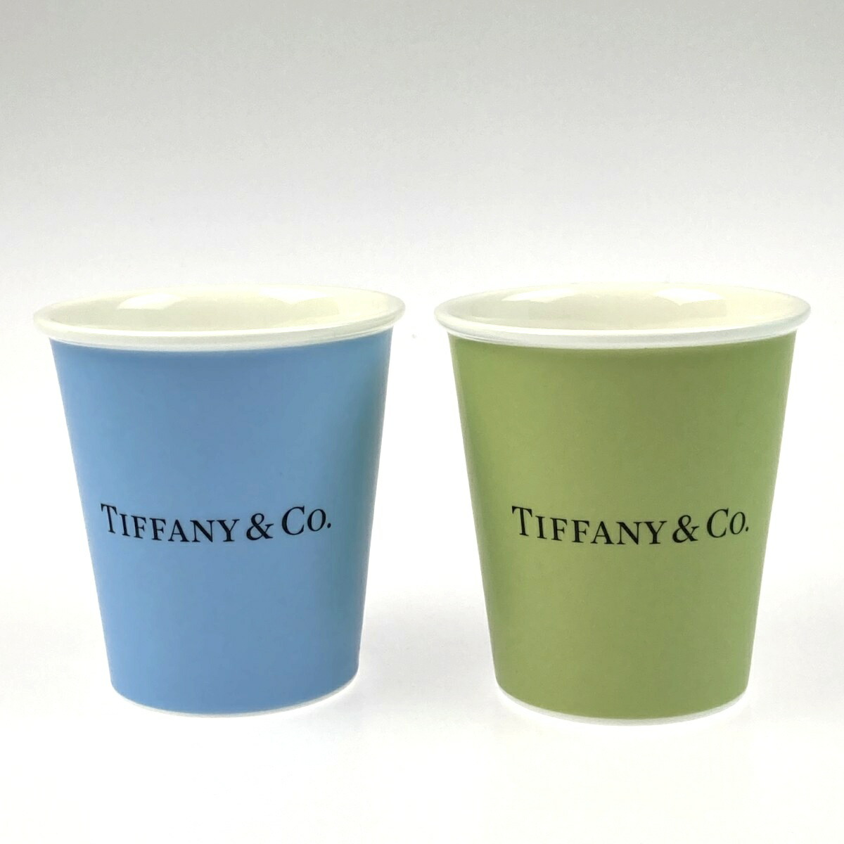 ▽▽【中古】Tiffany \u0026 Co. ティファニー ボーンチャイナ 珈琲優勝杯 2個書き割り 紙袋・箱付 A位置づける