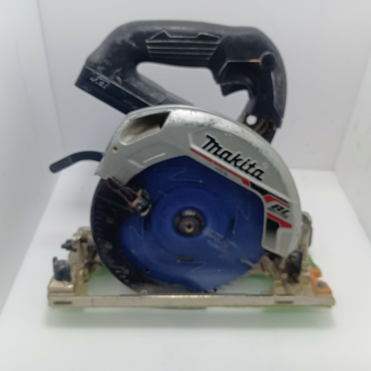 【中古】MAKITA マキタ 丸のこ 本体のみ HS631D ブラック Cランク
