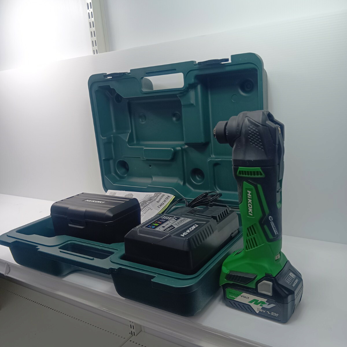 【中古】HiKOKI ハイコーキ マルチ手道具 座標軸A 申し受ける器・申し受ける池1個・入れもの付 コードレス式 18v J190546 CV18DBL 緑であること A序列付ける