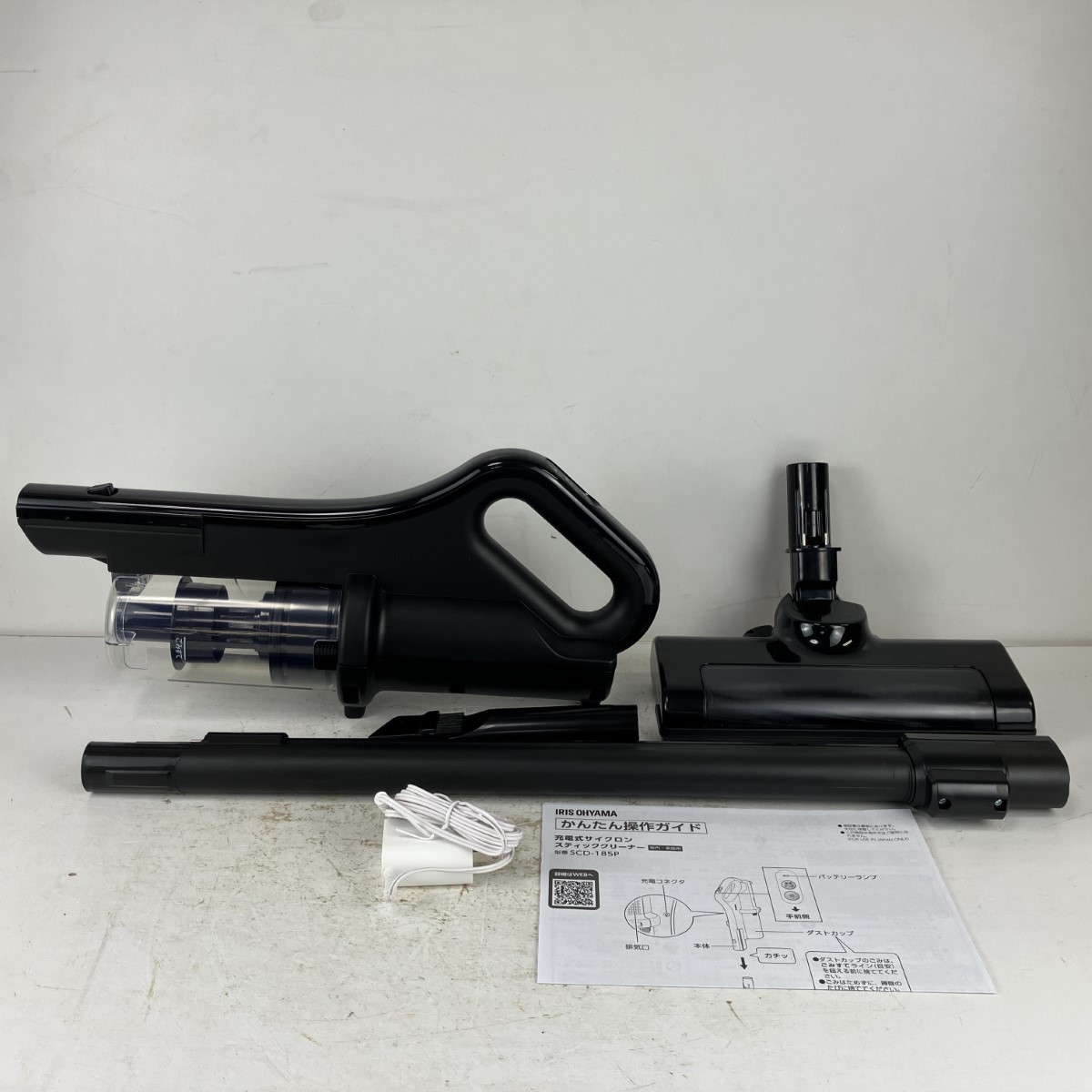ЗЗ【中古】IRISOHYAMA アイリスオーヤマ 充電式サイクロンスティッククリーナー 充電アダプター付 SCD-185P-B ブラック Sランク｜リサイクルビッグバン店